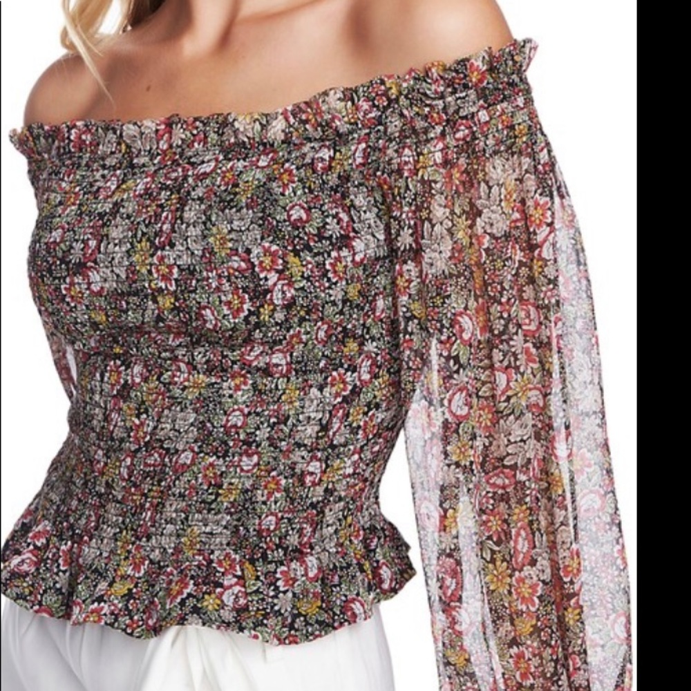 🔥1. State off the shoulder long sleeve smocked top in excellent condition🔥